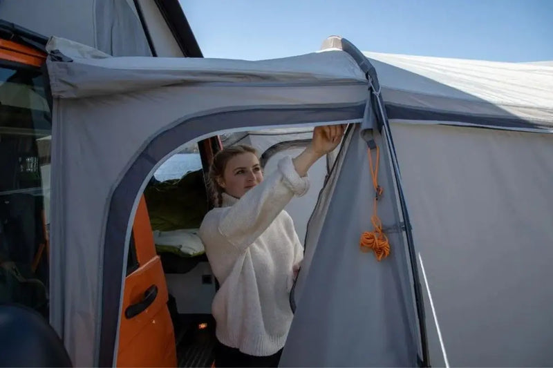 Attaching & Detaching a Drive Away Awning from Your Vehicle