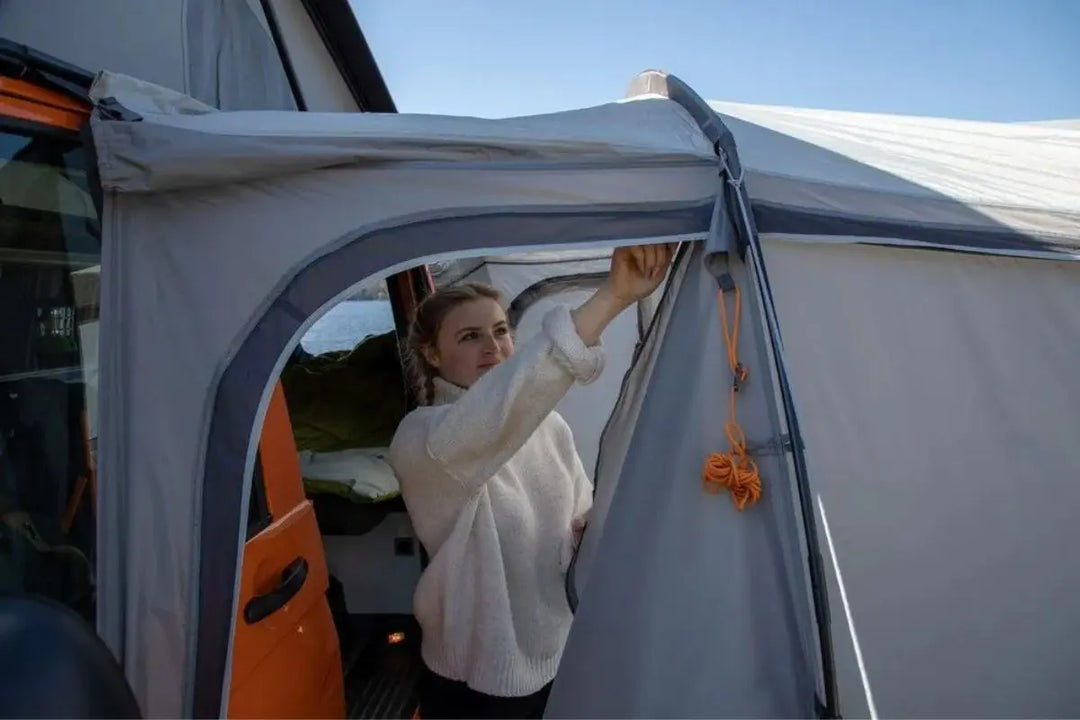 Attaching & Detaching a Drive Away Awning from Your Vehicle