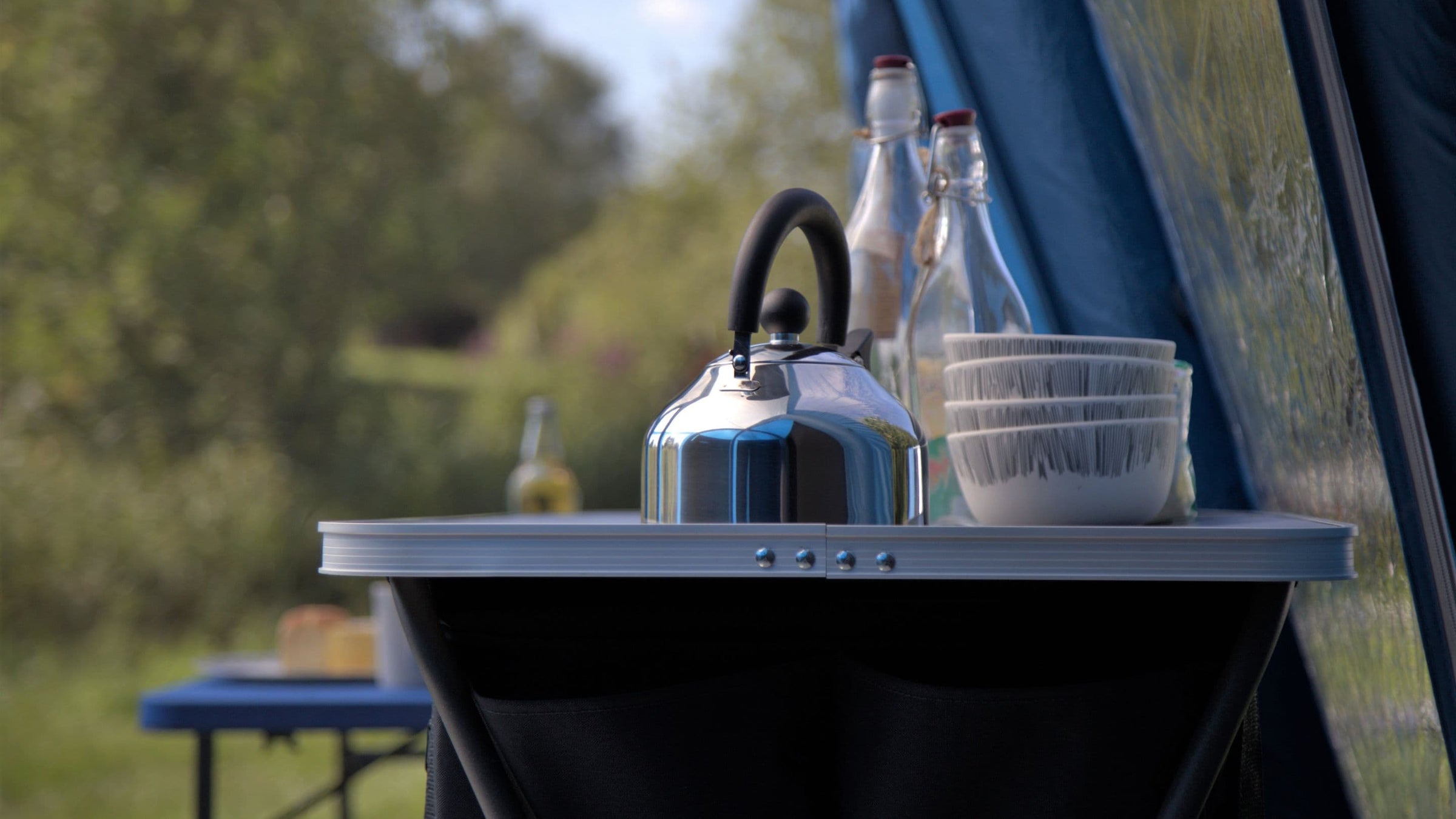 Camping Kettles including collapsible kettles, steel Kettles and electric Kettles from Vango, Outwell and Kampa
