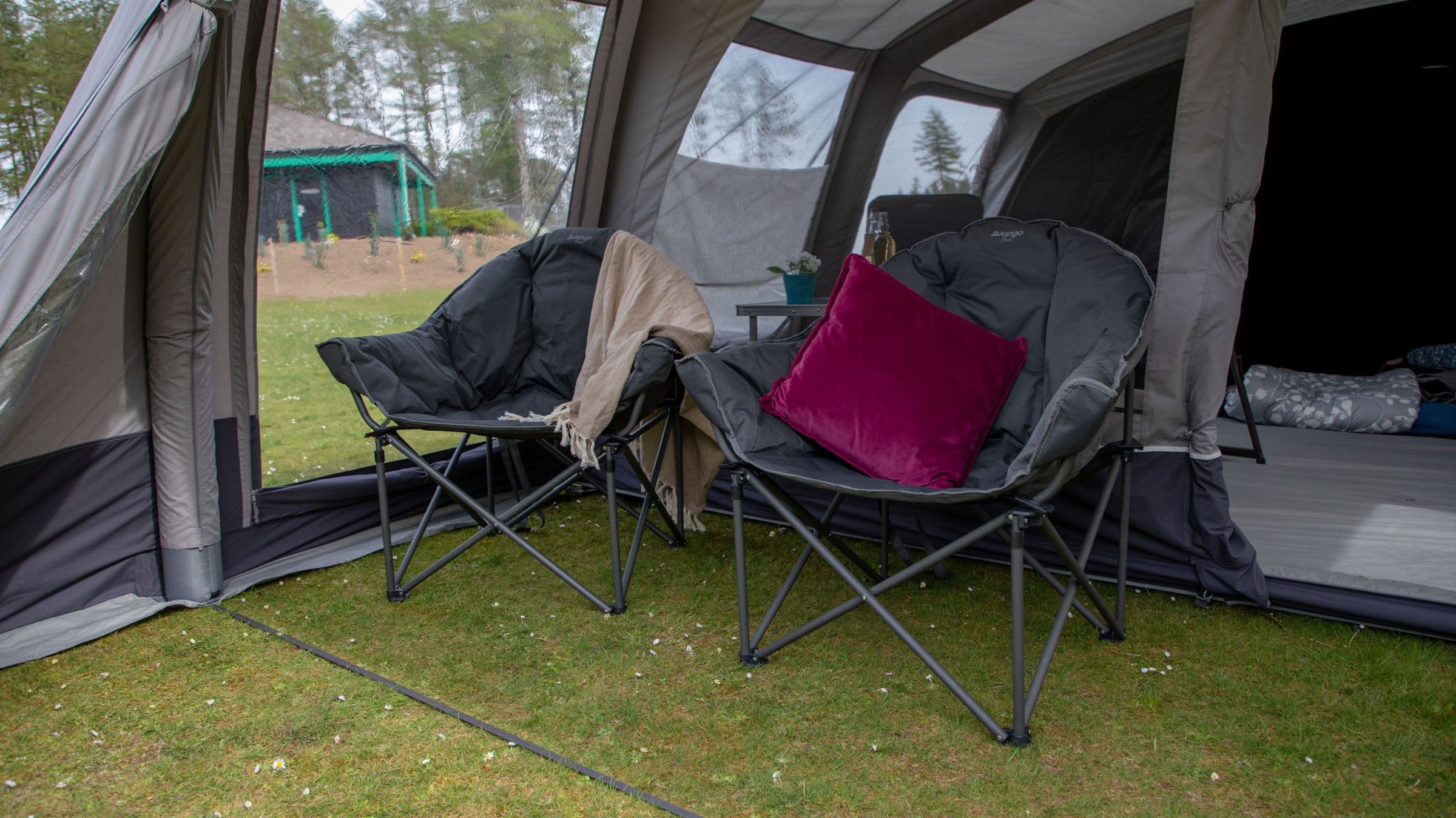 Vango Chairs - Foldaway and reclining chairs