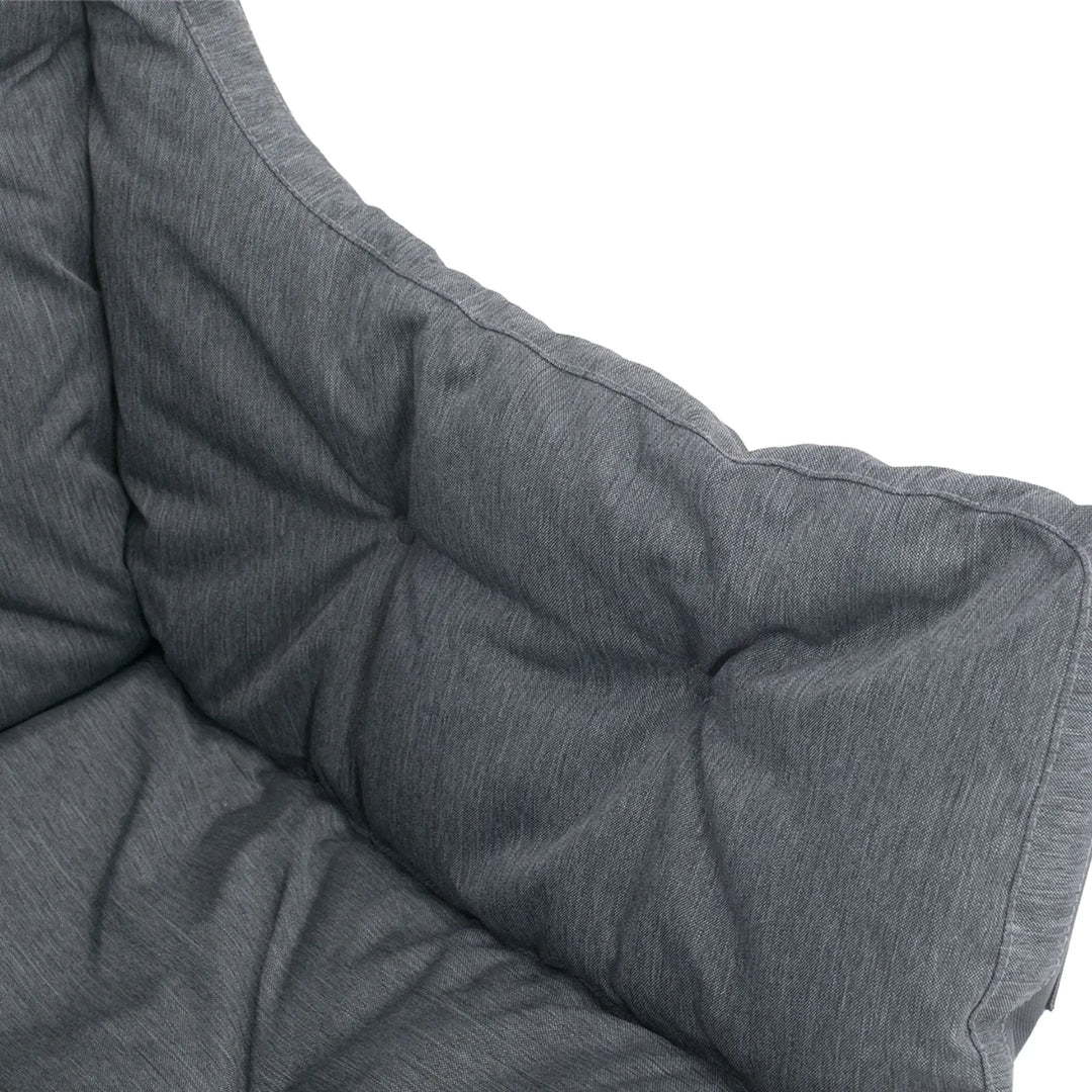 Cushioned seat on the Outwell Sardis Lake Chair