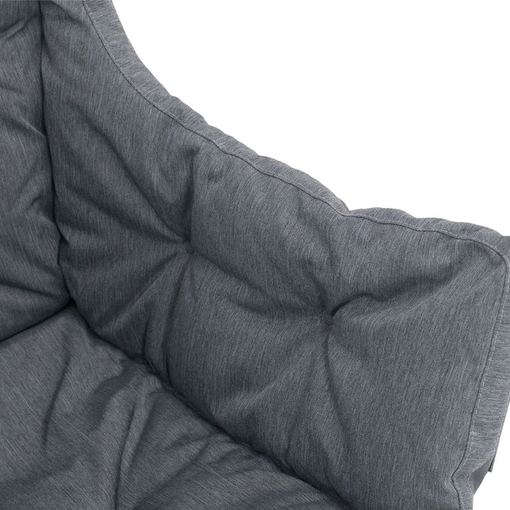 Cushioned seat on the Outwell Sardis Lake Chair