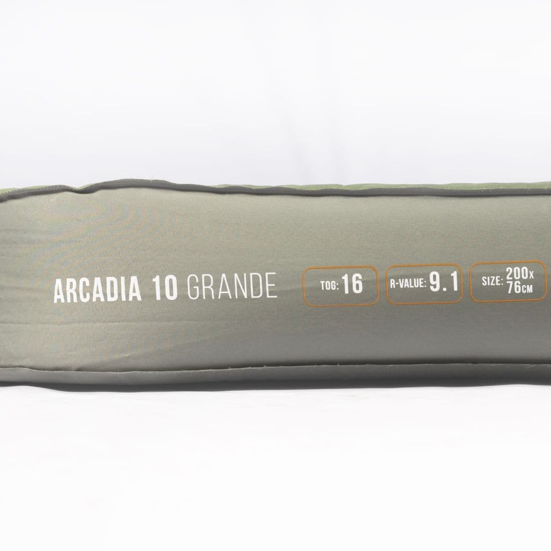 Vango Arcadia 10cm Grande Mat Info Tag: Close-up of the information tag displaying specifications such as TOG rating, dimensions, and R-value for the grande SIM camping mat.