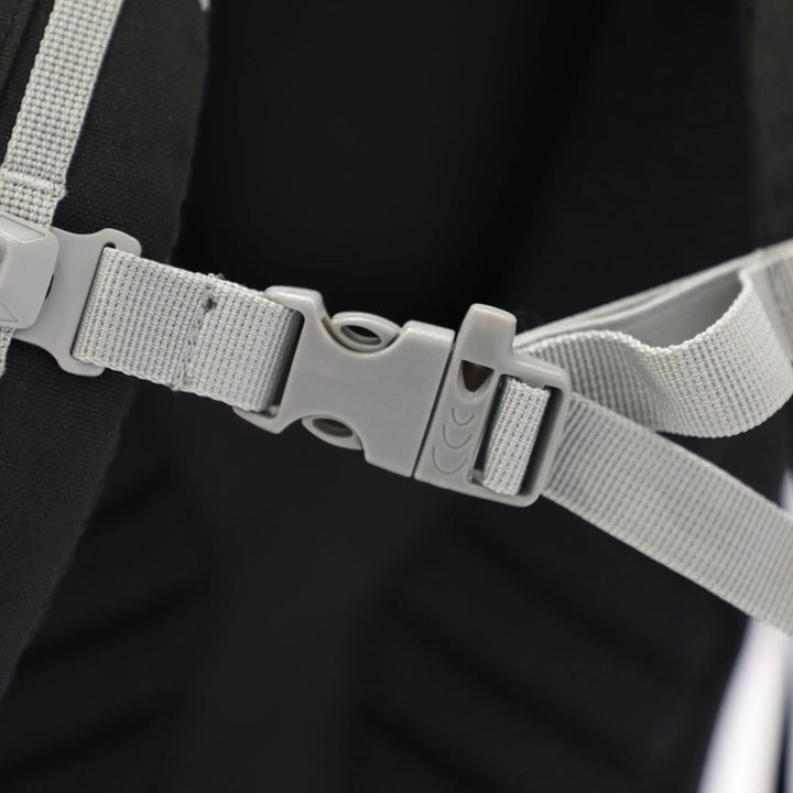 Sternum strap with clip on the Vango Denali Pro 70:80 rucksack, offering extra stability during hikes or DofE activities.