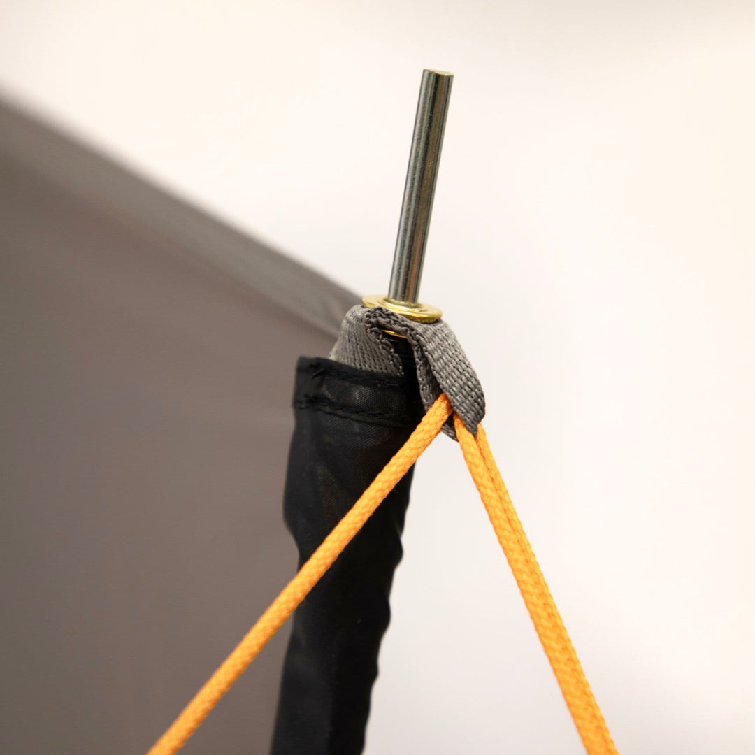 Vango Family Windbreak - pole attachment