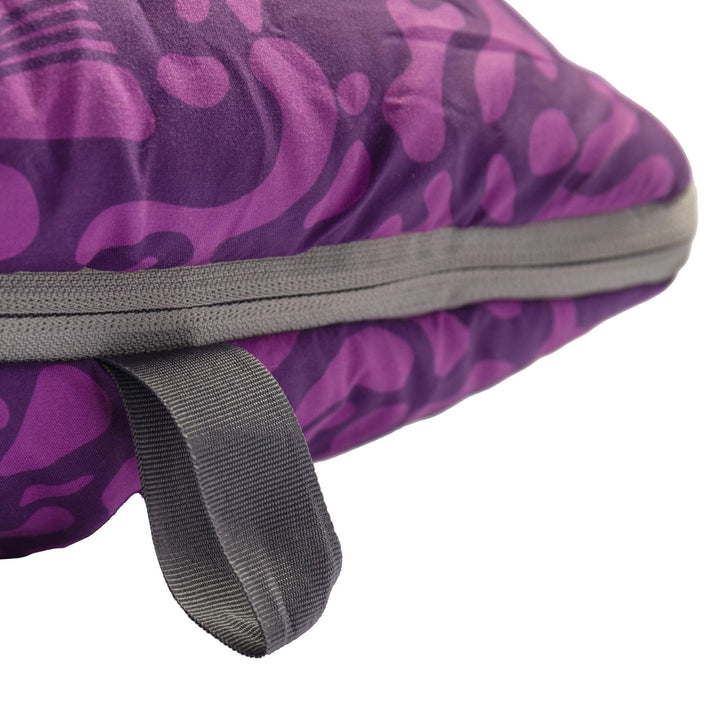 Close-up of the corner design on the Vango Stellar Junior children's sleeping bag in Byzantium with a durable carry loop.